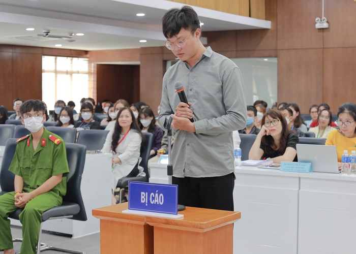Phiên tòa hình sự giả định xét xử vi phạm quy định về bảo vệ động vật hoang dã - Anh 2