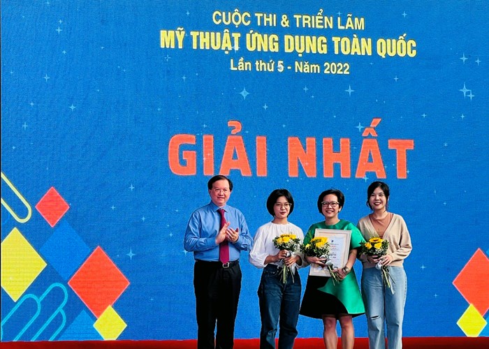 Chiêm ngưỡng những tác phẩm đặc sắc tại Triển lãm Mỹ thuật ứng dụng toàn quốc năm 2022 - Anh 4