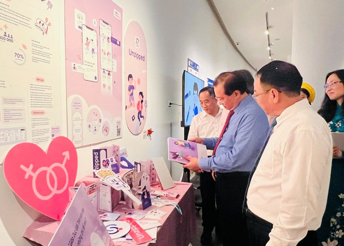 Chiêm ngưỡng những tác phẩm đặc sắc tại Triển lãm Mỹ thuật ứng dụng toàn quốc năm 2022 - Anh 7