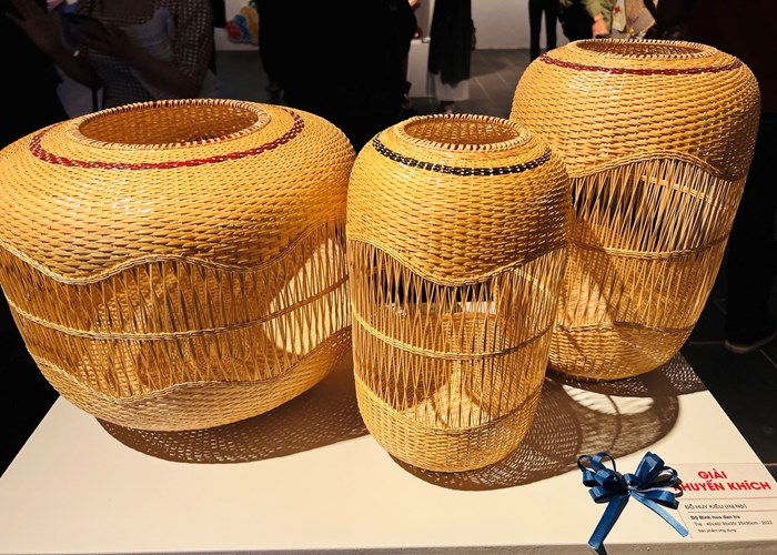 Chiêm ngưỡng những tác phẩm đặc sắc tại Triển lãm Mỹ thuật ứng dụng toàn quốc năm 2022 - Anh 14