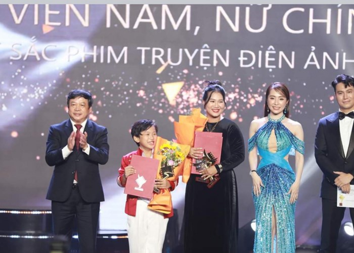 Phim điện ảnh 'Đêm tối rực rỡ' đoạt giải Cánh diều vàng - Anh 2