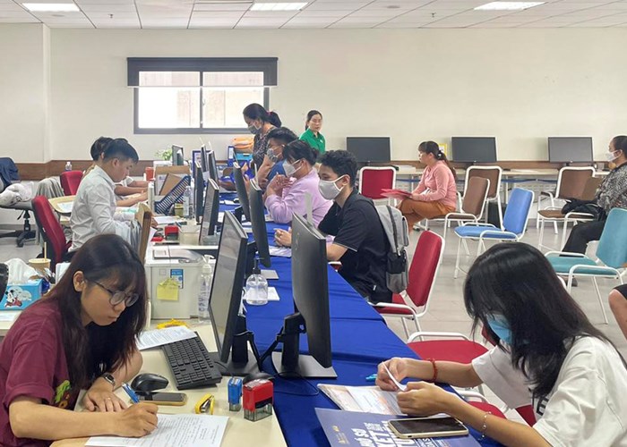 Trường ĐH Hoa Sen xét tuyển bổ sung bằng phương thức học bạ từ 6.0 điểm - Anh 1