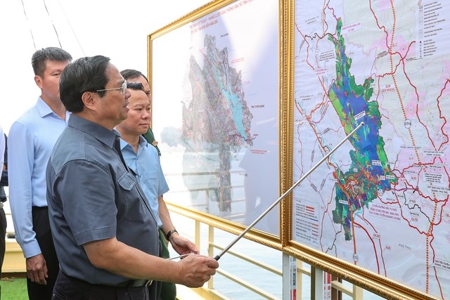 Thủ tướng khảo sát Khu du lịch quốc gia hồ Thác Bà - Anh 2