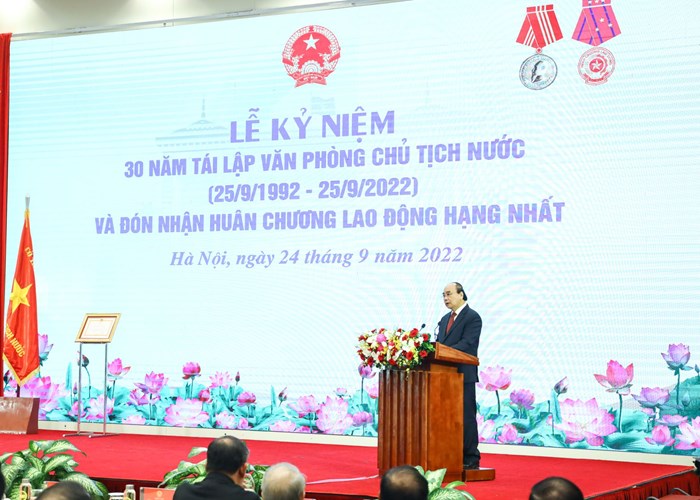 Văn phòng Chủ tịch nước kỷ niệm 30 năm tái lập và đón nhận Huân chương Lao động hạng Nhất - Anh 2