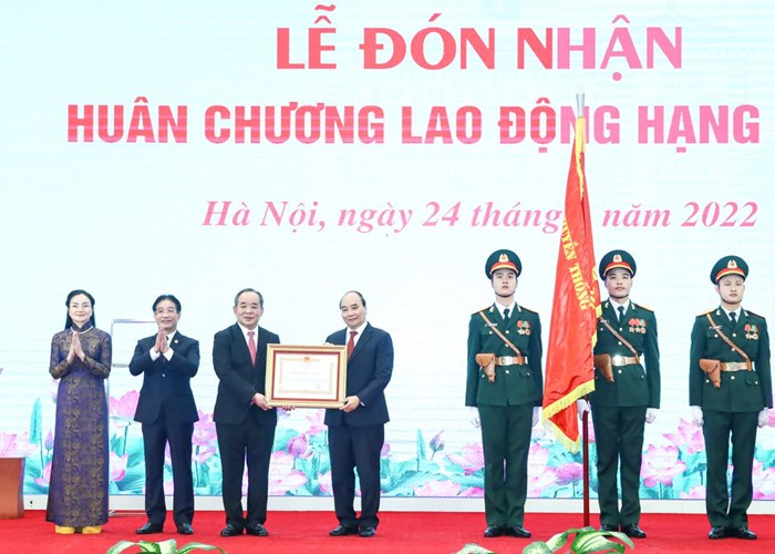 Văn phòng Chủ tịch nước kỷ niệm 30 năm tái lập và đón nhận Huân chương Lao động hạng Nhất - Anh 4