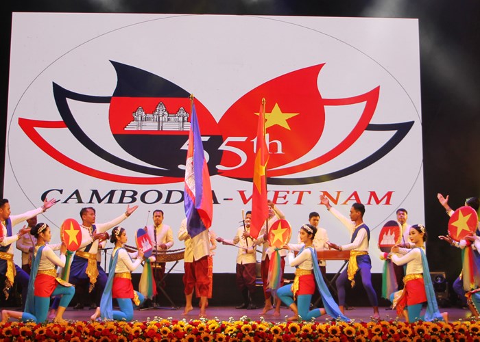 Nồng ấm đêm khai mạc “Tuần Văn hóa Campuchia tại Việt Nam” - Anh 1