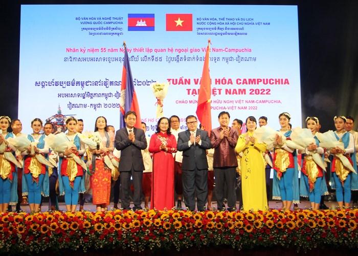 Nồng ấm đêm khai mạc “Tuần Văn hóa Campuchia tại Việt Nam” - Anh 10