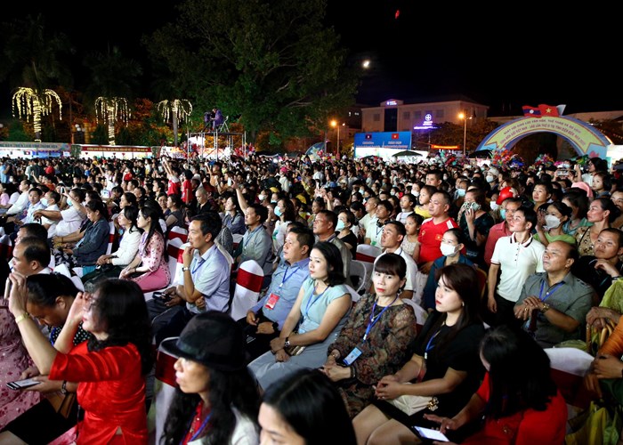 Tăng cường tình đoàn kết hữu nghị đặc biệt, tôn vinh bản sắc văn hoá dân tộc Việt - Lào - Anh 13