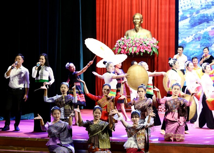 Bế mạc Ngày hội giao lưu VHTTDL các dân tộc vùng biên giới Việt Nam - Lào - Anh 1