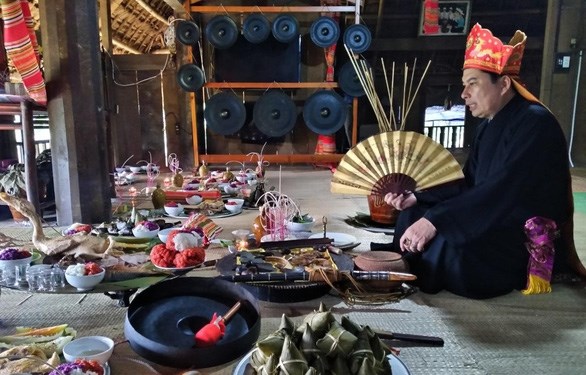 Xây dựng hồ sơ trình UNESCO bảo vệ khẩn cấp di sản Mo Mường - Anh 2