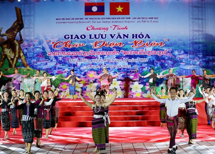 Lắng đọng chương trình giao lưu giã bạn “Chào Điện Biên” - Anh 6