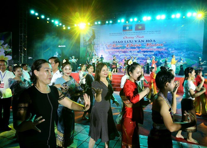 Lắng đọng chương trình giao lưu giã bạn “Chào Điện Biên” - Anh 9