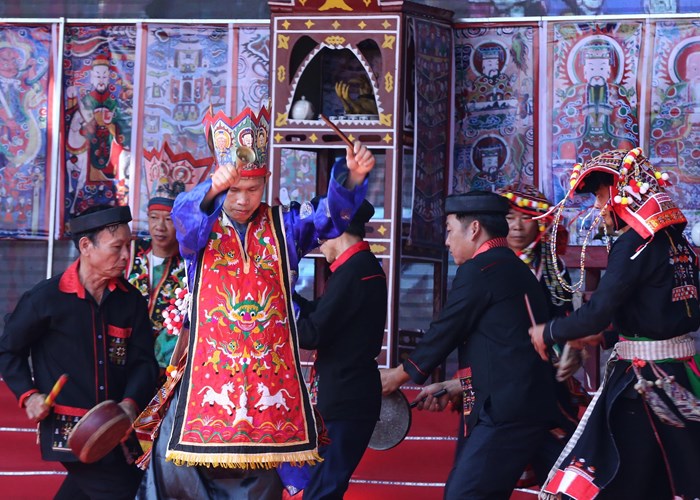 Hội tụ sắc màu văn hoá dân tộc Dao - Anh 5