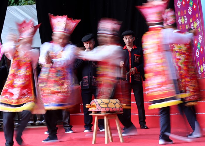 Hội tụ sắc màu văn hoá dân tộc Dao - Anh 10