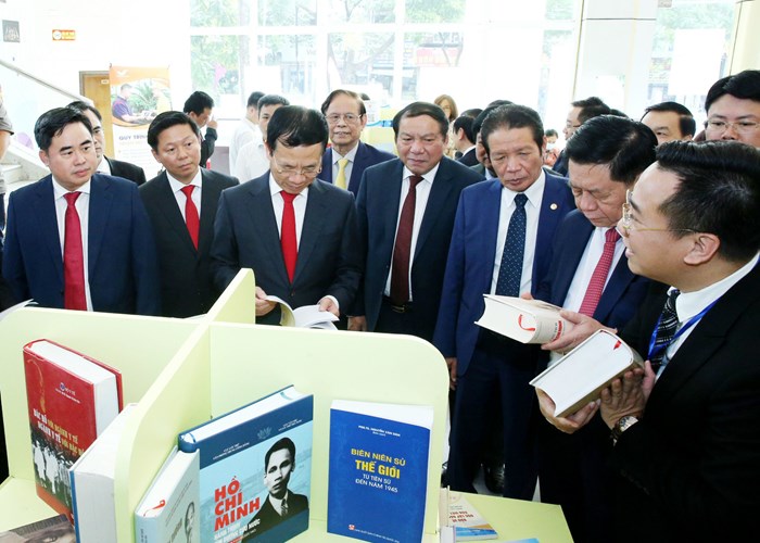 Kỷ niệm 70 năm Ngày truyền thống ngành Xuất bản, In và Phát hành Sách Việt Nam - Anh 3