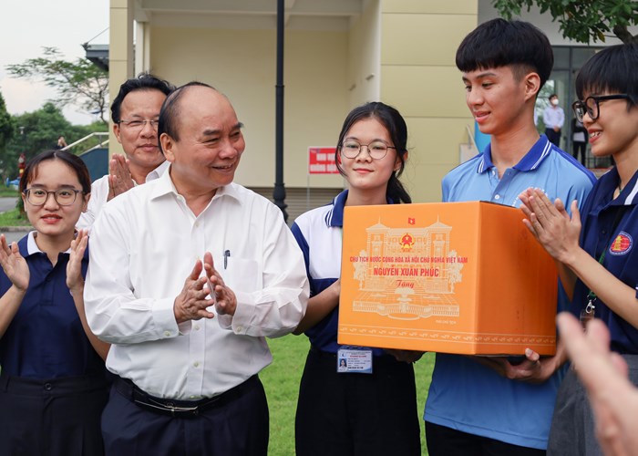Chủ tịch nước: Đại học phải là nơi truyền cảm hứng, khơi dậy quyết tâm khởi nghiệp, tiềm năng con người - Anh 2