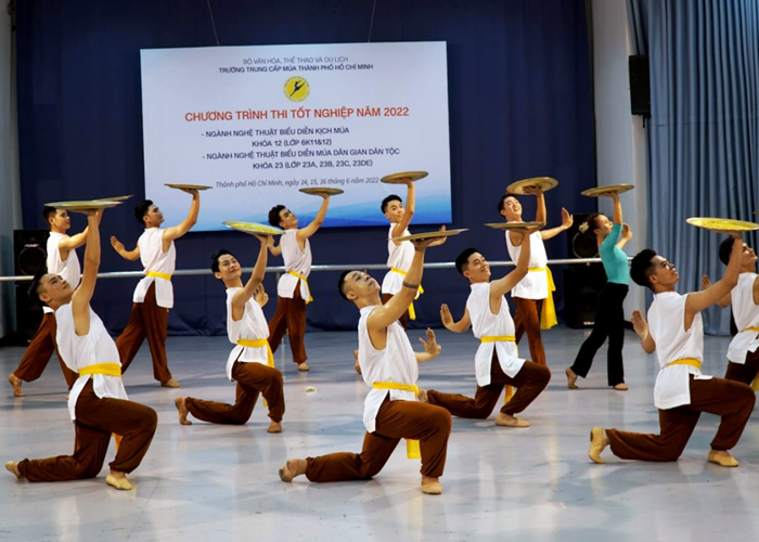Bảo tồn và phát huy múa dân gian vùng Nam Bộ trong tiến trình hội nhập - Anh 2