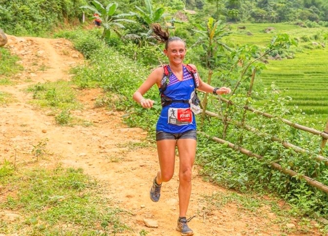 Hơn 1.500 VĐV đến từ 47 quốc gia tranh tài Giải chạy Marathon băng rừng Pù Luông - Anh 1