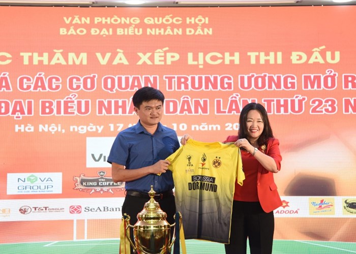 16 đội dự Giải bóng đá các cơ quan TƯ mở rộng tranh Cúp Báo Đại biểu Nhân dân - Anh 2