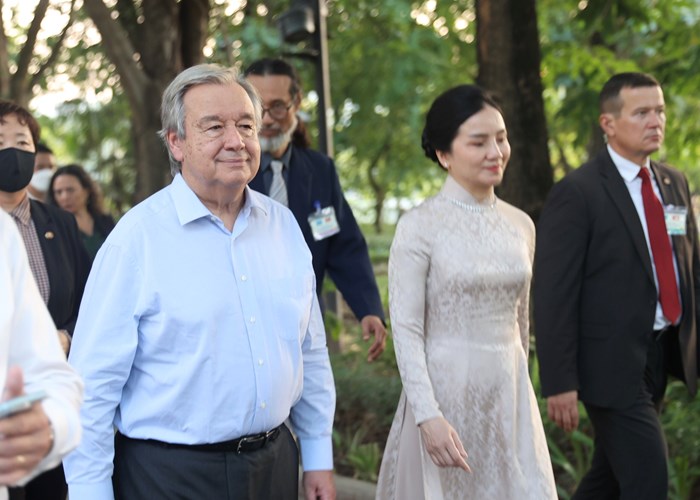 Tổng Thư ký Liên Hợp Quốc thăm các di tích quốc gia đặc biệt tại Hà Nội - Anh 3