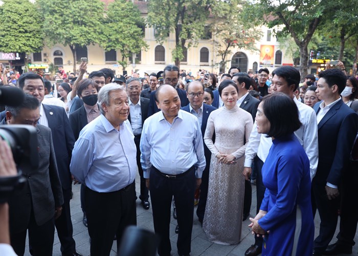 Tổng Thư ký Liên Hợp Quốc thăm các di tích quốc gia đặc biệt tại Hà Nội - Anh 4