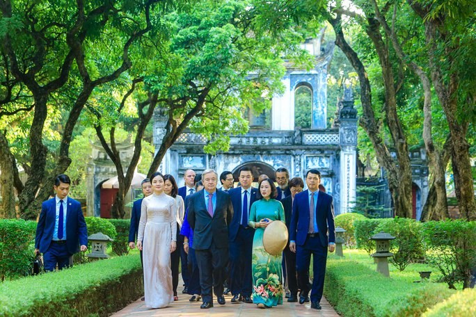Tổng Thư ký Liên Hợp Quốc thăm các di tích quốc gia đặc biệt tại Hà Nội - Anh 7