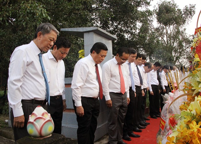 Long An: Dâng hương tưởng nhớ nhà cách mạng Võ Văn Ngân - Anh 2