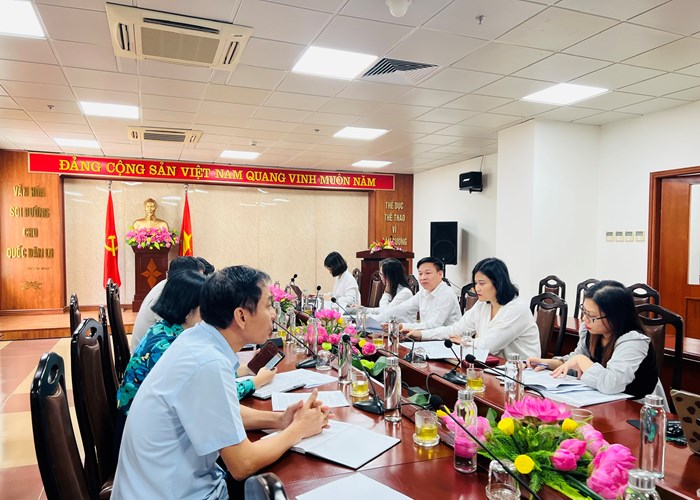 Siết chặt công tác quản lý karaoke, vũ trường - Anh 1