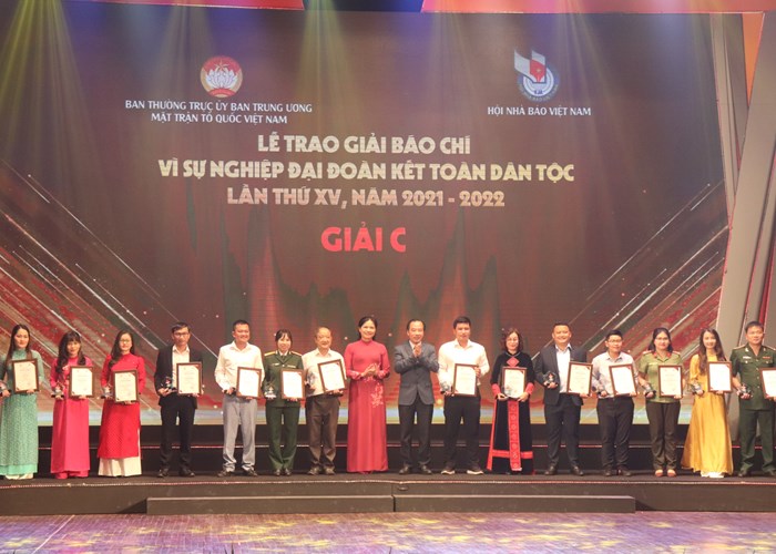 Giải báo chí “Vì sự nghiệp Đại đoàn kết toàn dân tộc” lần thứ XV: Tăng cường củng cố khối đại đoàn kết toàn dân tộc - Anh 5
