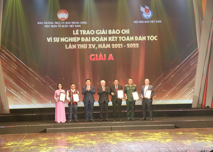 Giải báo chí “Vì sự nghiệp Đại đoàn kết toàn dân tộc” lần thứ XV: Tăng cường củng cố khối đại đoàn kết toàn dân tộc - Anh 3