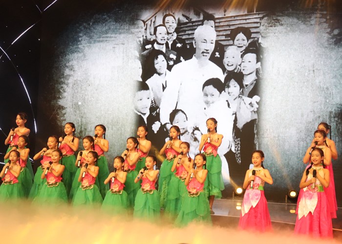 Chương trình “Hồ Chí Minh: Hành trình khát vọng 2022”: Hết mình phụng sự, vì cuộc sống tốt đẹp của Nhân dân - Anh 7