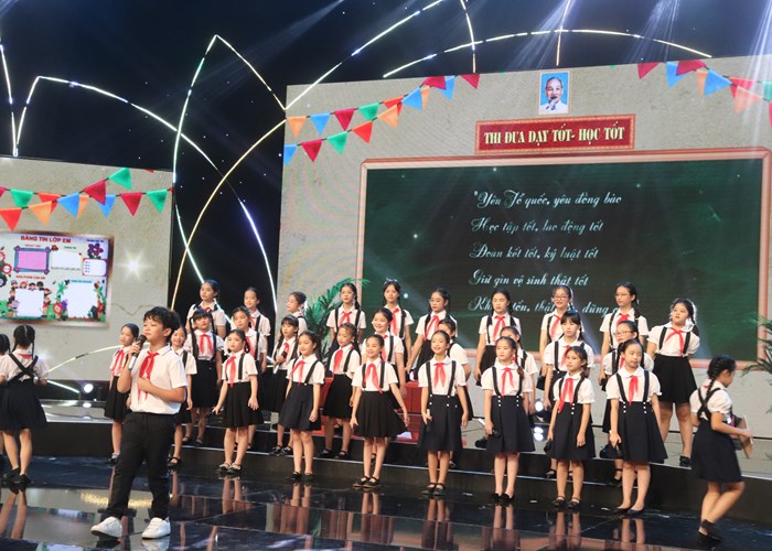 Chương trình “Hồ Chí Minh: Hành trình khát vọng 2022”: Hết mình phụng sự, vì cuộc sống tốt đẹp của Nhân dân - Anh 9