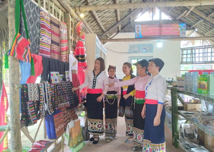 Thanh Hóa khai mạc Tuần lễ  VHTTDL huyện Thường Xuân năm 2022 - Anh 4