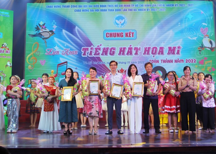 Trao giải Liên hoan Tiếng hát Họa mi toàn thành 2022 - Anh 1
