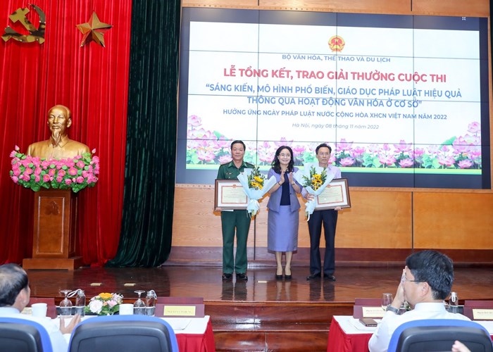 Bộ trưởng Nguyễn Văn Hùng: Đưa luật vào cuộc sống một cách nhẹ nhàng hơn, hiểu biết pháp luật một cách sâu sắc hơn - Anh 4