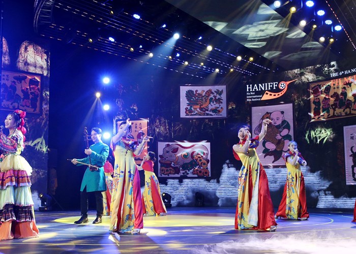 Khai mạc LHP quốc tế Hà Nội lần VI, Bộ trưởng Nguyễn Văn Hùng: Tôn vinh tài năng điện ảnh và quảng bá văn hoá Việt Nam - Anh 9