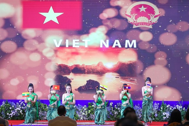 Thủ tướng: Đoàn kết là yếu tố quyết định thành công, là sức mạnh của ASEAN - Anh 3