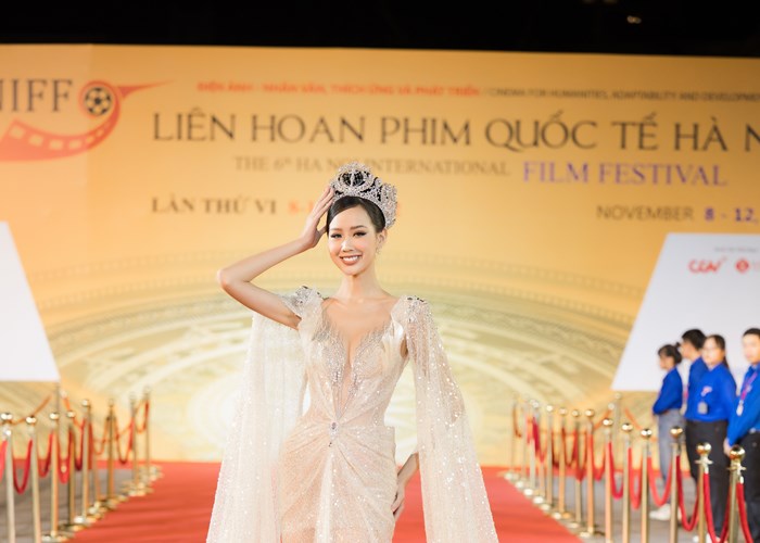 Dàn sao, hoa hậu lộng lẫy trên thảm đỏ bế mạc HANIFF VI - Anh 10