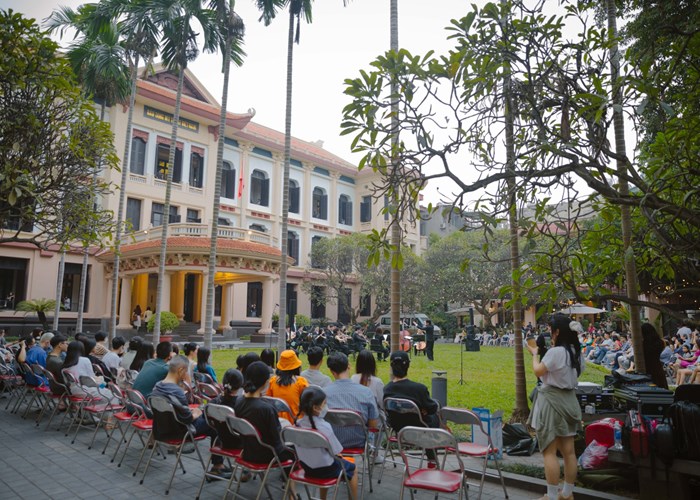 Giáo dục nghệ thuật ở nơi công cộng - Anh 3