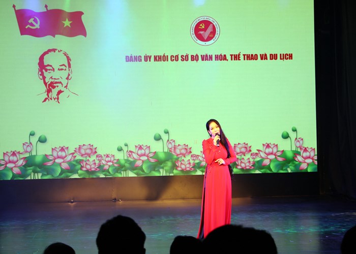 Đảng ủy khối cơ sở Bộ VHTTDL trao giải các tác phẩm nghệ thuật có nội dung học tập và làm theo Bác - Anh 4