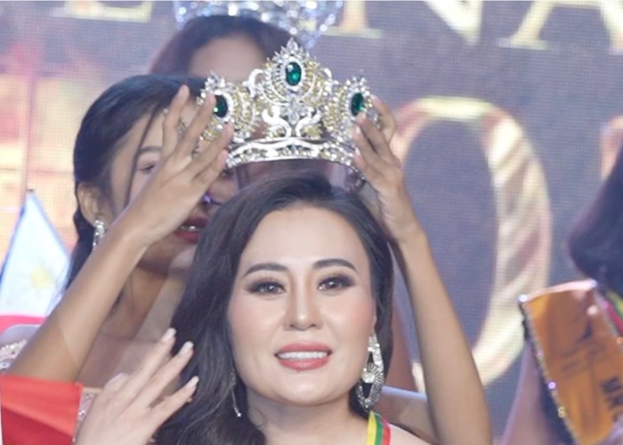 Người đẹp Phan Kim Oanh đăng quang Mrs Grand International 2022 - Anh 1