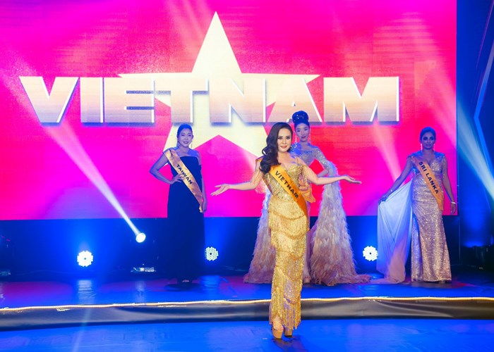 Người đẹp Phan Kim Oanh đăng quang Mrs Grand International 2022 - Anh 2