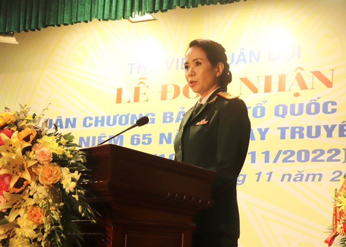 Thư viện Quân đội đón nhận Huân chương Bảo vệ Tổ quốc hạng Ba - Anh 2