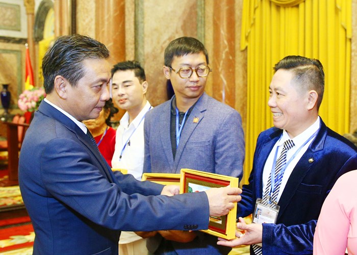 Phó Chủ tịch nước Võ Thị Ánh Xuân: Nhân lên niềm say mê, tình yêu đối với di sản văn hóa của dân tộc - Anh 9