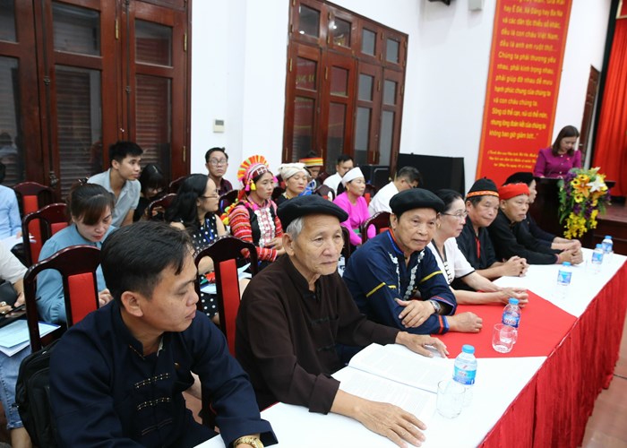 Nghệ nhân, già làng “hiến kế” để bảo tồn văn hóa truyền thống - Anh 5