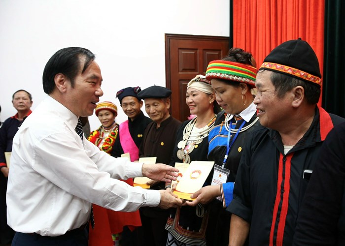 Nghệ nhân, già làng “hiến kế” để bảo tồn văn hóa truyền thống - Anh 10