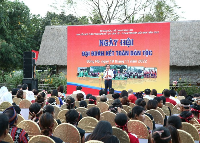 Củng cố khối đại đoàn kết toàn dân tộc, thắp sáng ngọn lửa khát vọng vươn lên - Anh 2