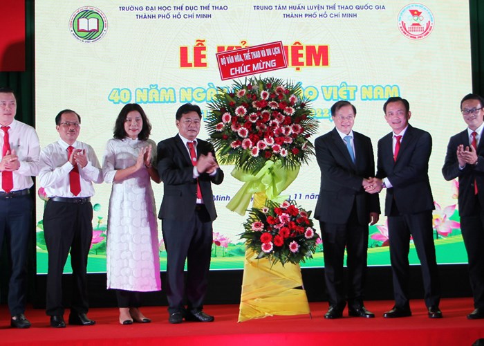 Trường ĐH TDTT TP.HCM và Trung Tâm HLTT Quốc gia TP.HCM kỷ niệm 40 năm ngày Nhà giáo Việt Nam - Anh 2