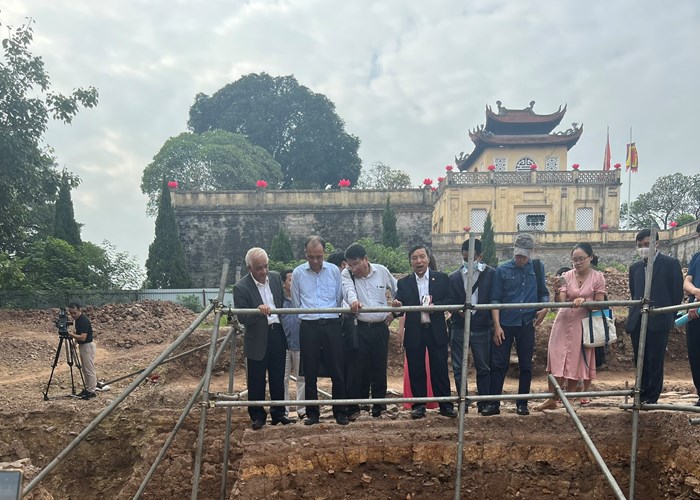 Khai quật thăm dò khu vực chính điện Kính Thiên: Phát lộ dấu tích sân Đan Trì, đường Ngự Đạo - Anh 4