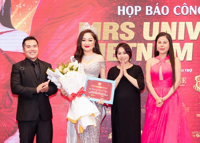 Sở VHTT TP.HCM cấp phép đại diện Việt Nam dự thi Mrs Universe 2022 tại Bulgaria - Anh 1